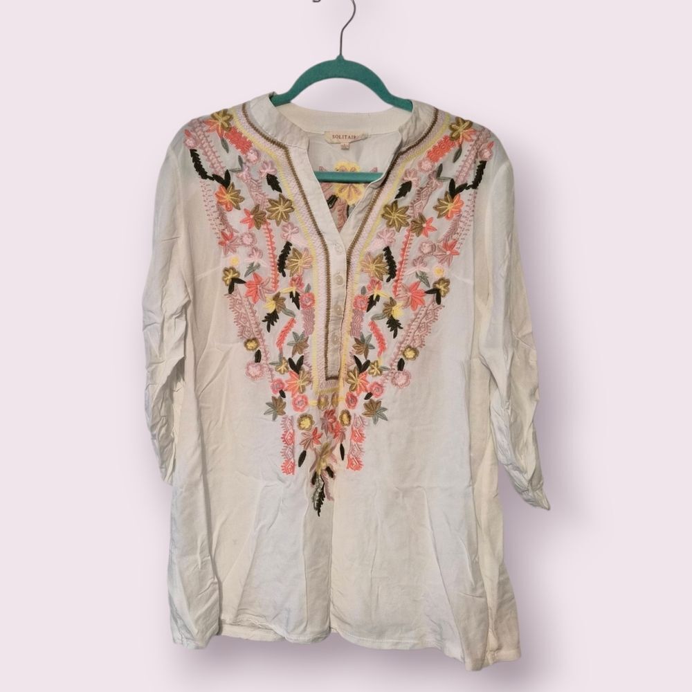 Solitare Womens Large White Embroidered Floral Blouse Pullover Henley Buttons